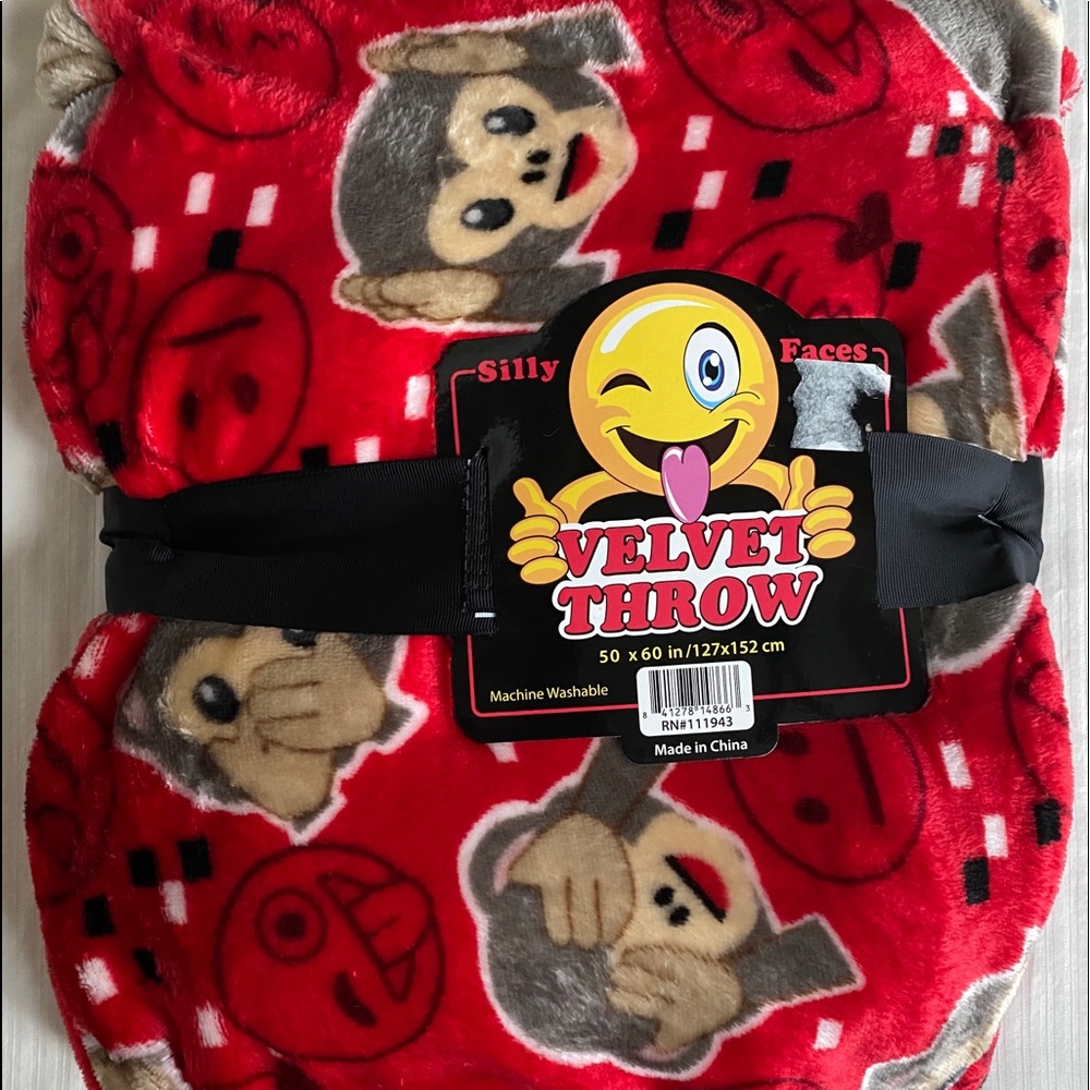 NEW! Silly Faces Velvet Throw 50x60 inches